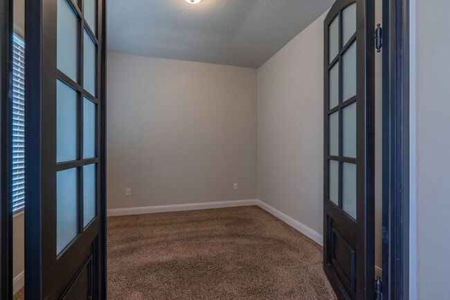 Building Photo - Stunning Home with 4 beds/2.5 baths and 3-Car Garage in Mulberry Estates