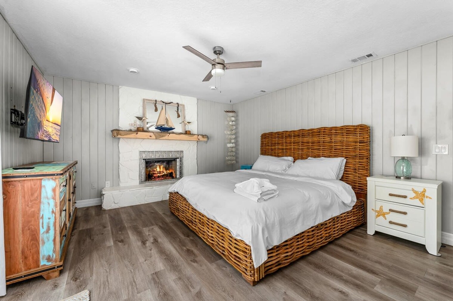 Building Photo - 6660 Date Palm Ave S