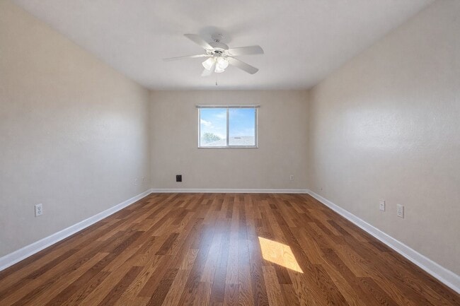 Building Photo - 5014-5014 26th St SW