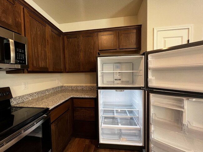 Building Photo - 13706 Enzo Gate