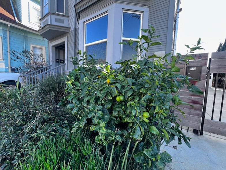 Building Photo - 709 32nd St