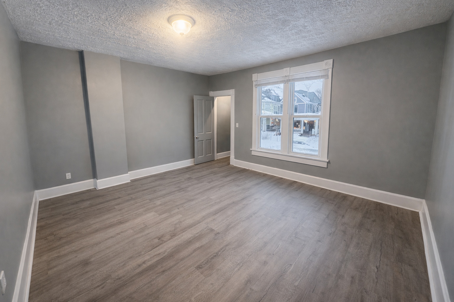 Master bedroom - 1283 E Fulton St