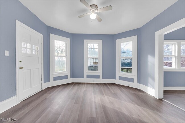 Building Photo - 2206 Kenneth Ave