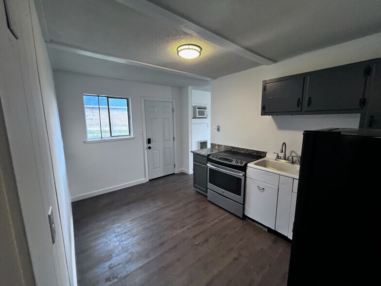 Primary Photo - 2759 Cannon Ave