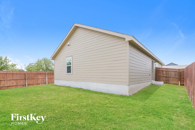Building Photo - 8602 Segura Wy