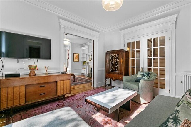 Building Photo - 20 Academy St