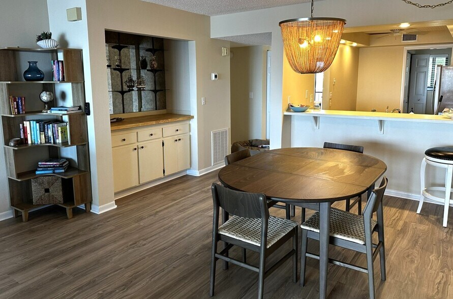 Building Photo - 200 S Banana River Blvd