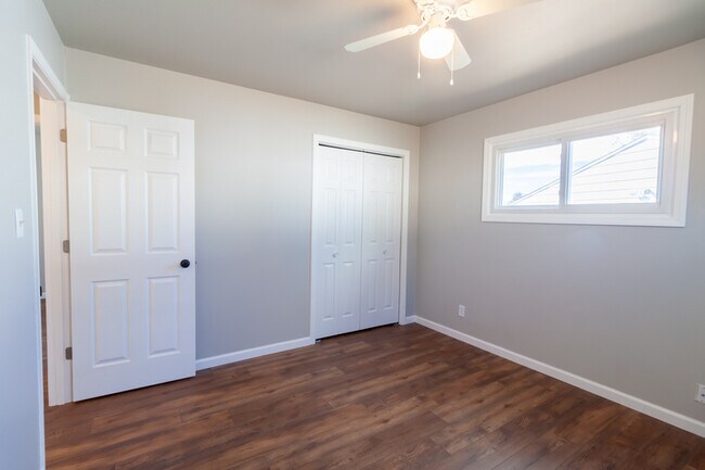 Building Photo - 804 Cahill Dr