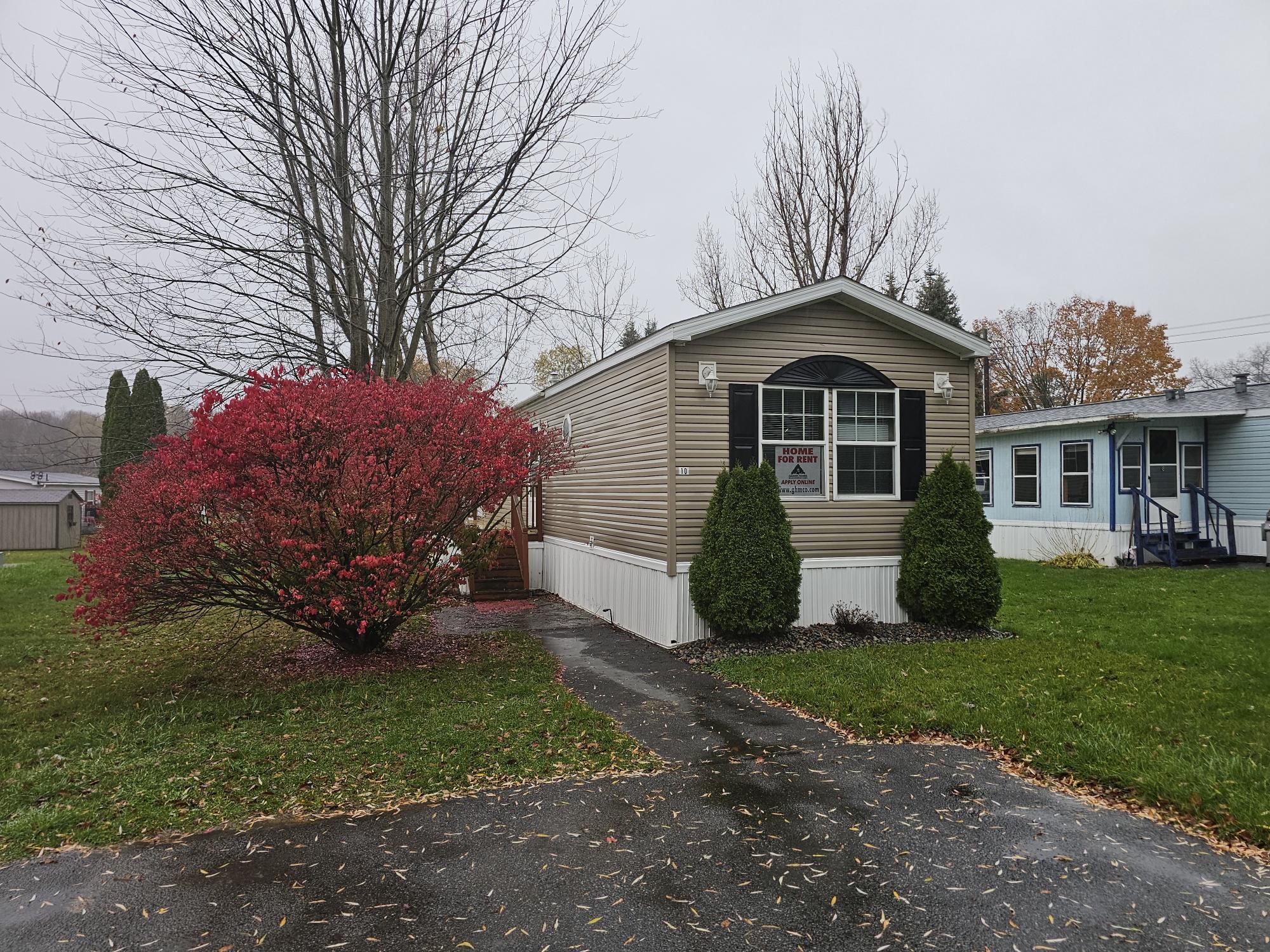 Building Photo - 10 Daisy Ln