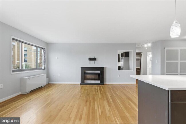 Building Photo - 1300 S Arlington Ridge Rd