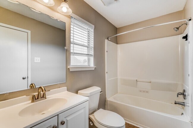 Building Photo - 19402 Garden Pool Ln