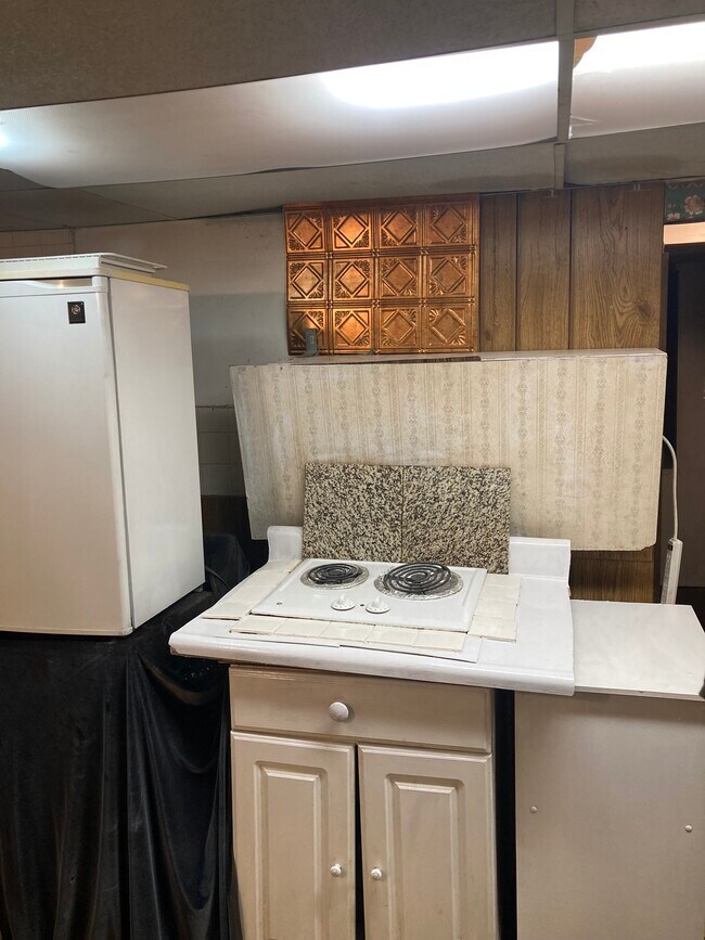 Building Photo - 764 Lenore Ln