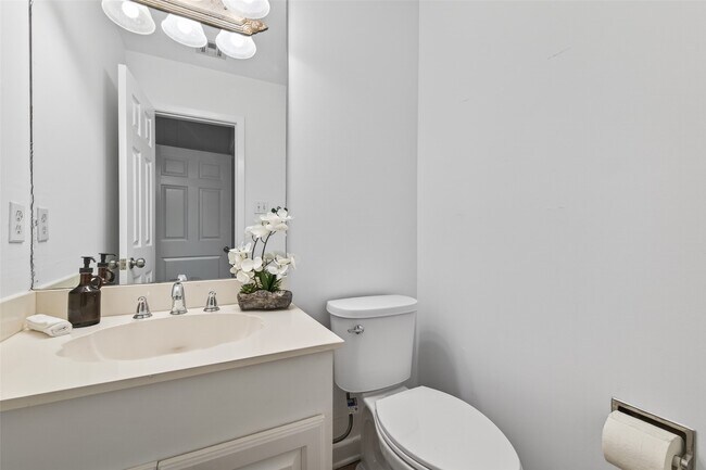 Building Photo - 5643 Piping Rock Ln