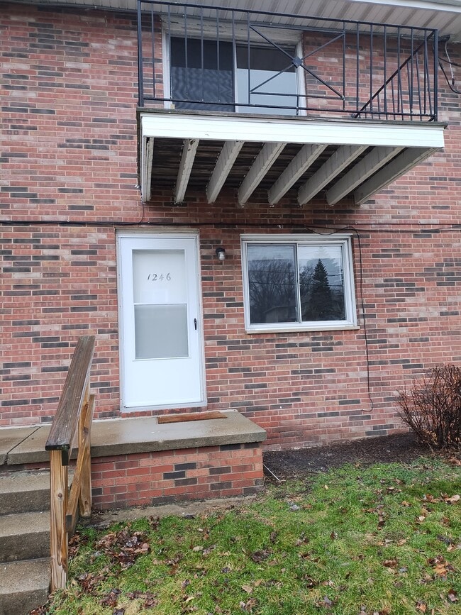 Building Photo - 1244-1250 Cliffside Street