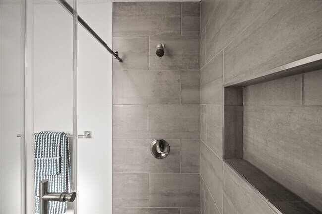 Building Photo - 303 Knoll Forest Dr