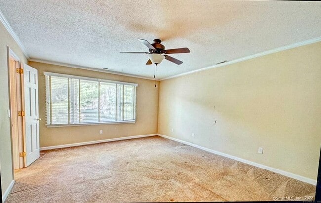 Building Photo - 136 Tunxis Village