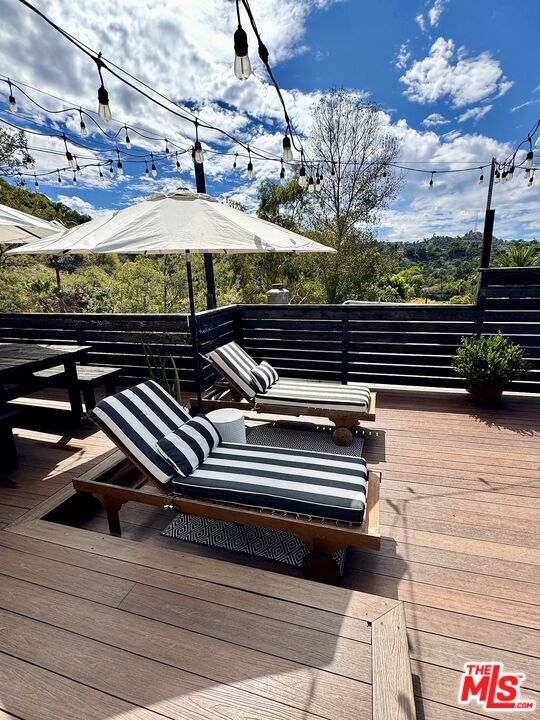 Building Photo - 2828 Laurel Canyon Pl