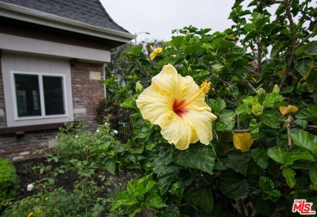 Building Photo - 8130 Redlands St