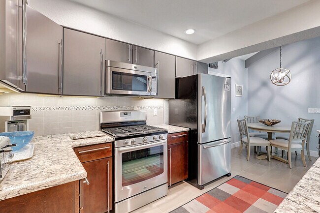 Building Photo - 3271 SE Court Dr