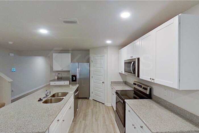 Building Photo - 4622 Malay Cir