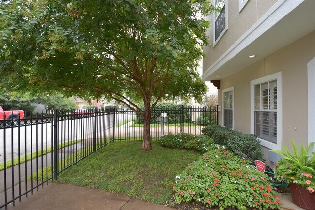Building Photo - 5237 Gibson St