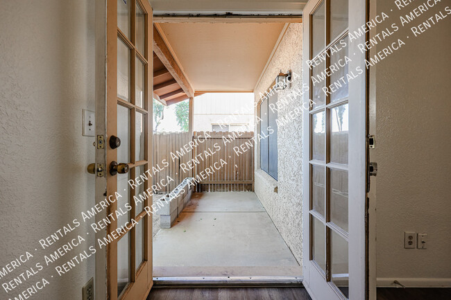 Building Photo - 14838 N 24th Dr