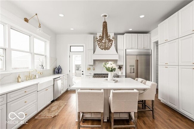 Building Photo - 929 Sanders St