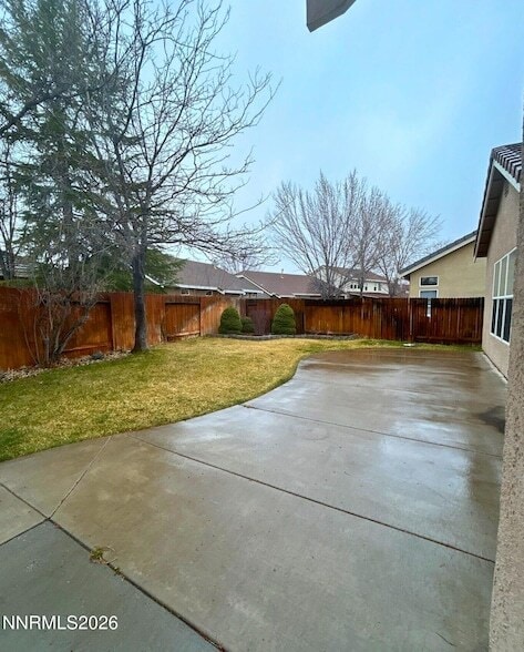 Building Photo - 9535 Comanche Moon Dr