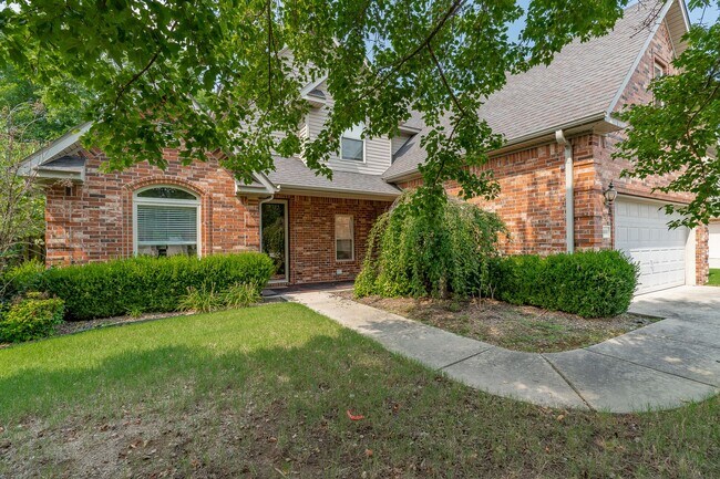 Building Photo - Furnished beautiful 4bd/2.5bth home located in the Clabber Creek Subdivision!! Open to various le...