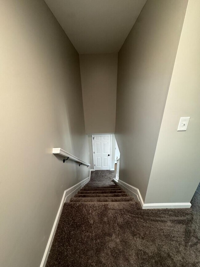 Building Photo - 8106 Warner Rd