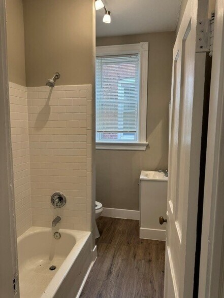 Building Photo - 3109 California Ave