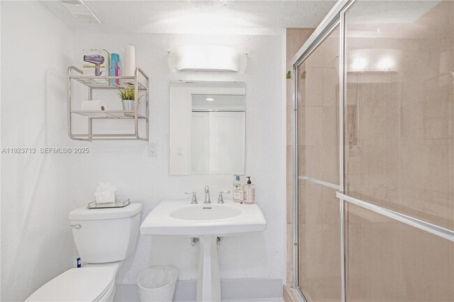 Building Photo - 3600 Mystic Pointe Dr