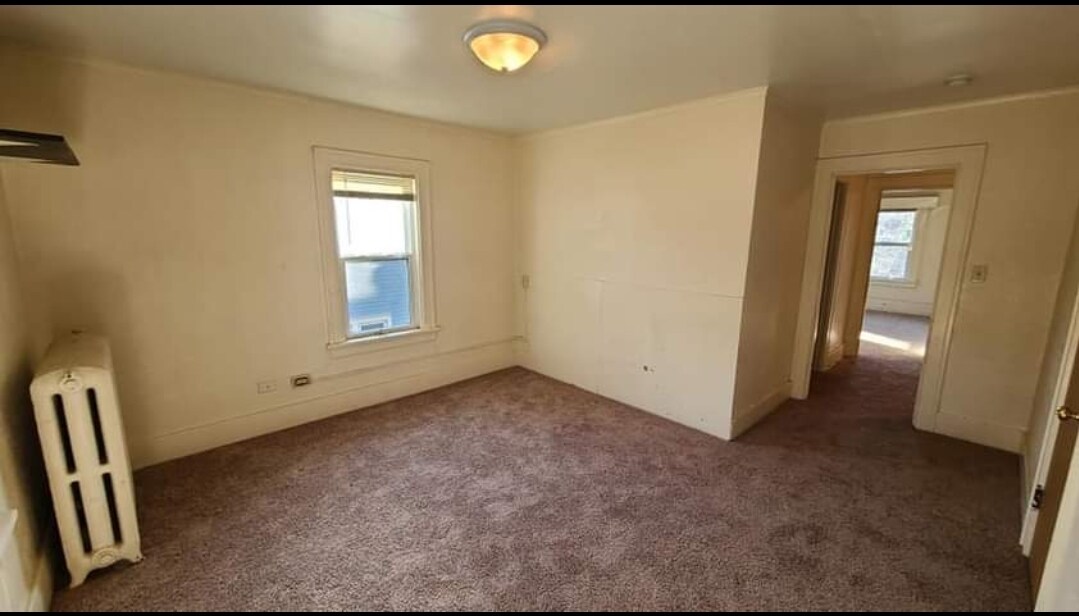 Building Photo - 819 11th St N