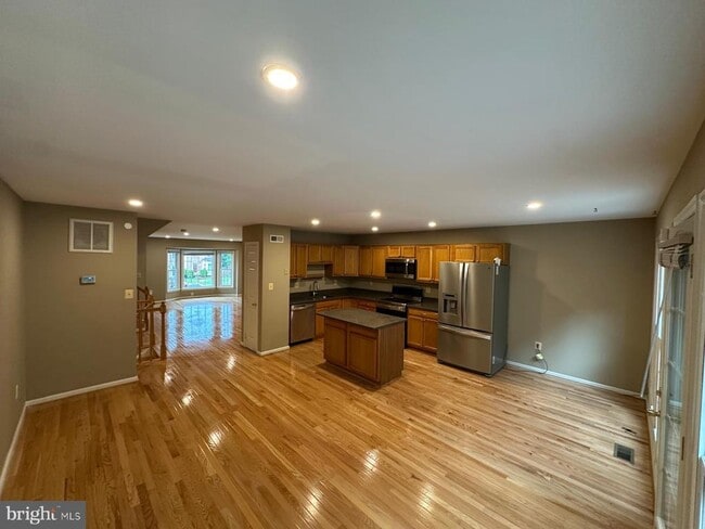 Building Photo - 208 Fair Oaks Ave