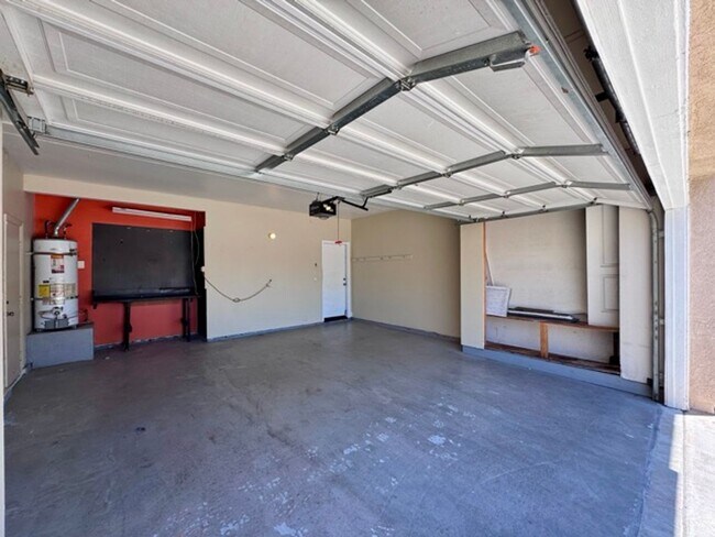 Building Photo - Murrieta Home with 6 Bedrooms plus a Bonus...