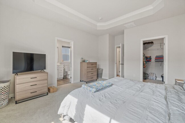 Building Photo - 2694A Azalea Garden Road