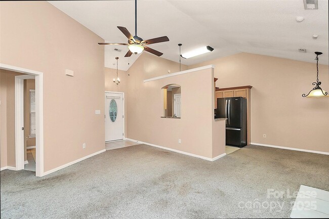 Building Photo - 2916 Dairy Farm Dr