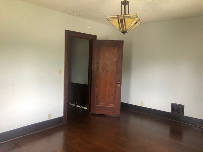 Building Photo - 17-19 Park Avenue (Havilah II)