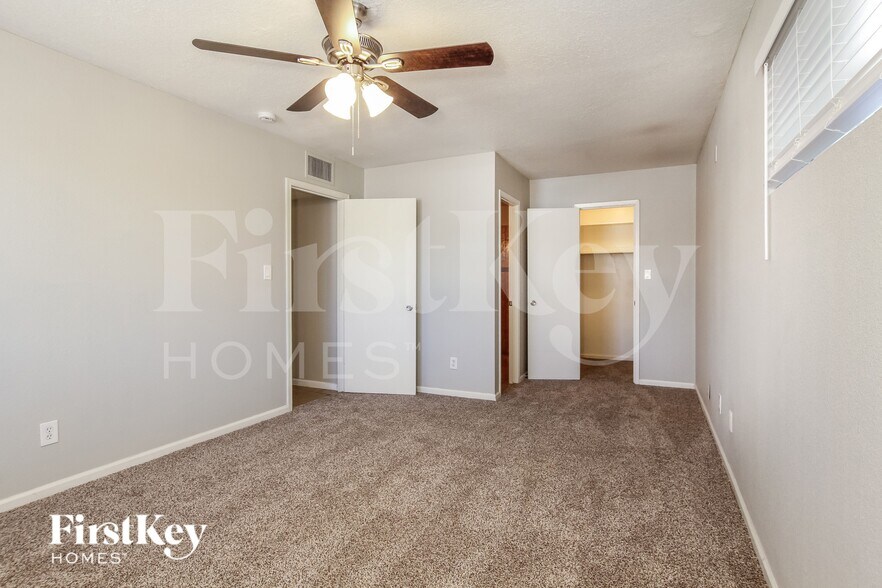 Building Photo - 8707 N 41st Ave