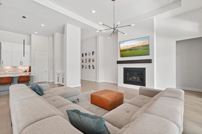 Building Photo - 10561 Lake Palmetto Dr