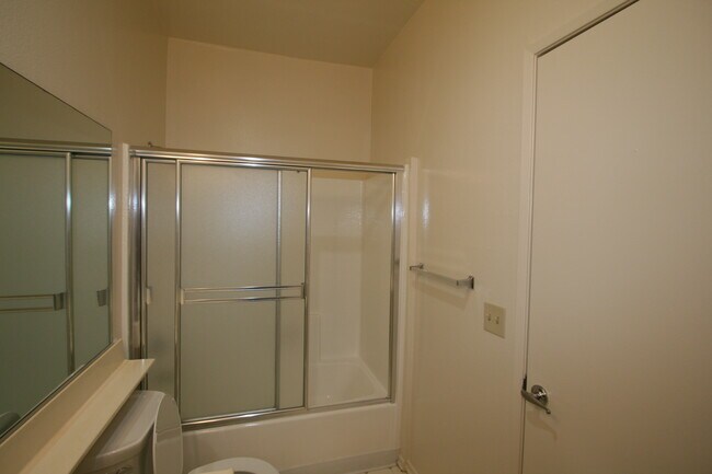 Building Photo - 3637 Clarington Ave