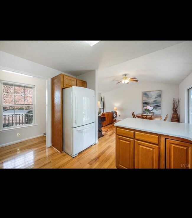 Building Photo - 224 Dove Ct