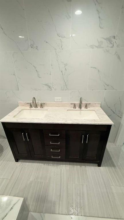 Building Photo - 3400 Spalding Dr