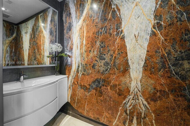 Building Photo - 18555 Collins Ave