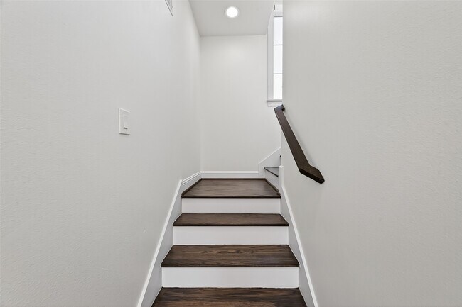 Building Photo - 1303 Upland Retreat Dr