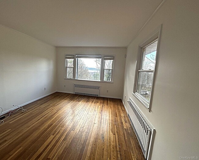 Building Photo - 8 Ridge St