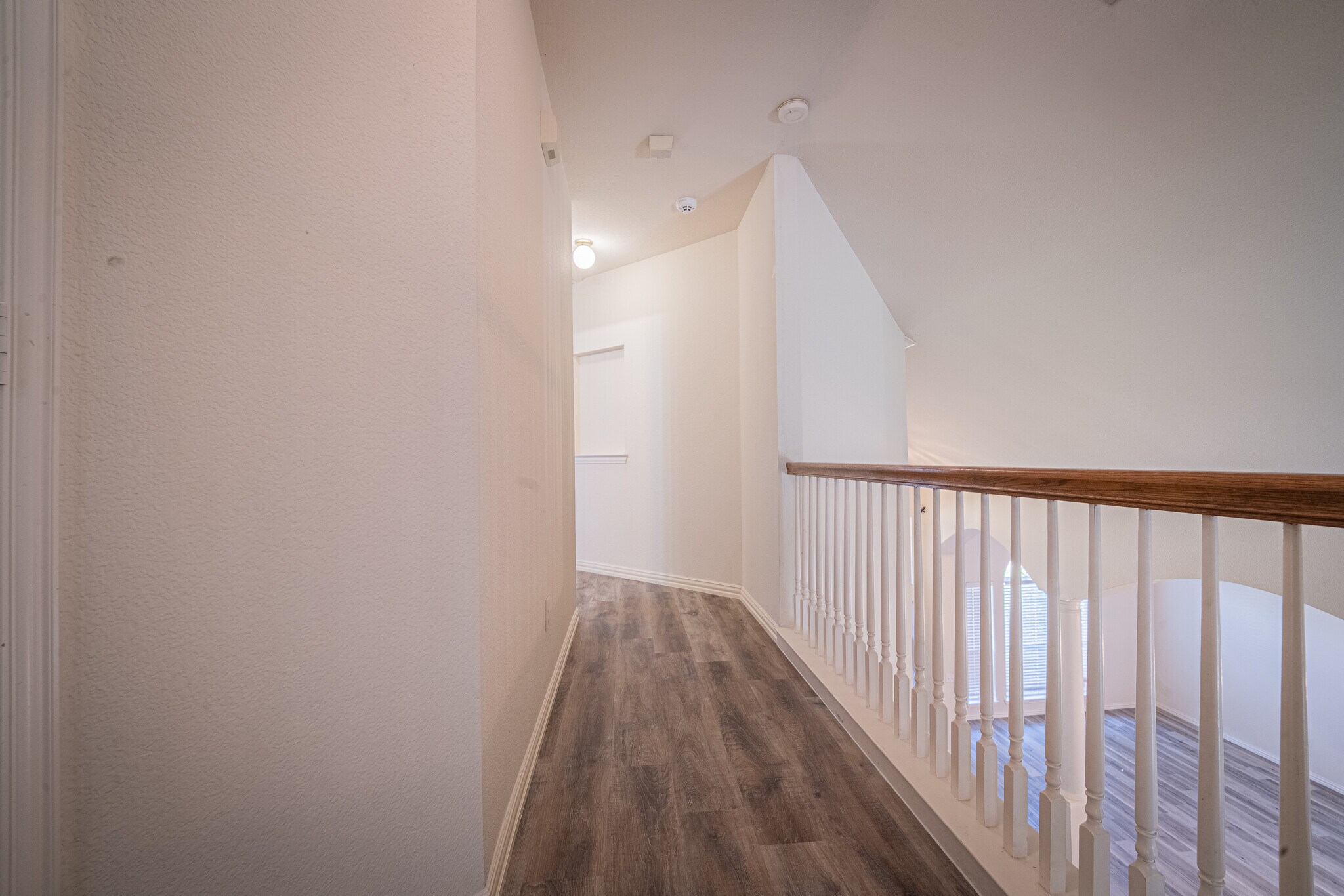 Building Photo - 4522 Oak Shores Dr