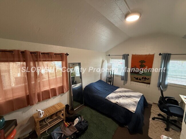 Building Photo - AVAILABLE JULY - Two Blocks From Poly - 3 Bed / 1 Bath