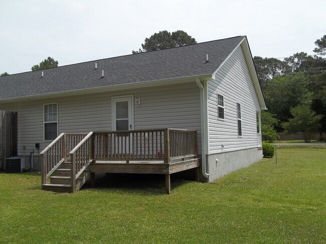 Building Photo - 413A Belgrade-Swansboro Rd