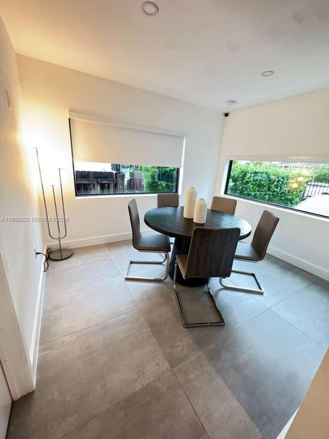 Building Photo - 1854 SW 17th St